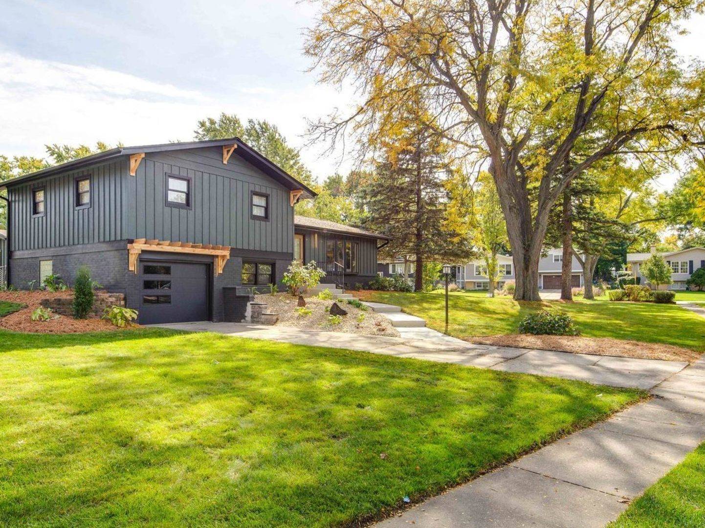 6955 PARKVIEW DR, Downers Grove, IL 60516