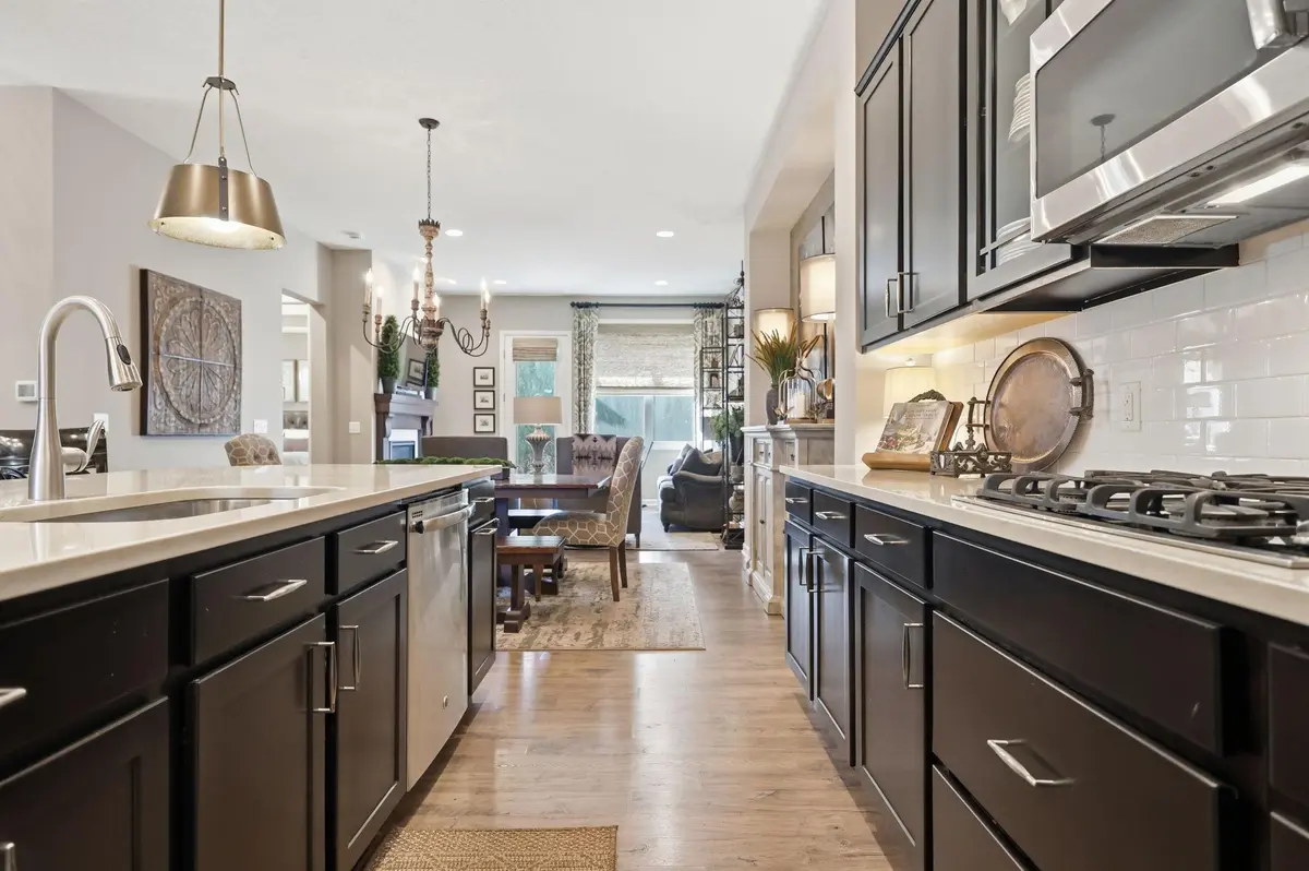 5023 Sundial LN, Woodbury, MN 55129