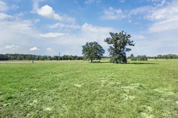 104 Sable DR, Rosanky, TX 78953