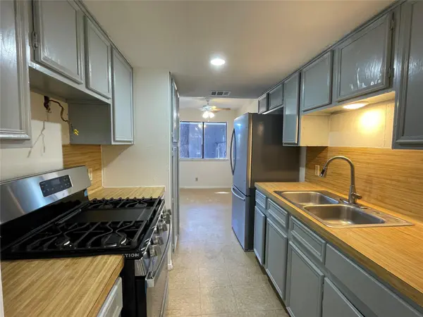 1305 Dobie DR #B, Austin, TX 78753