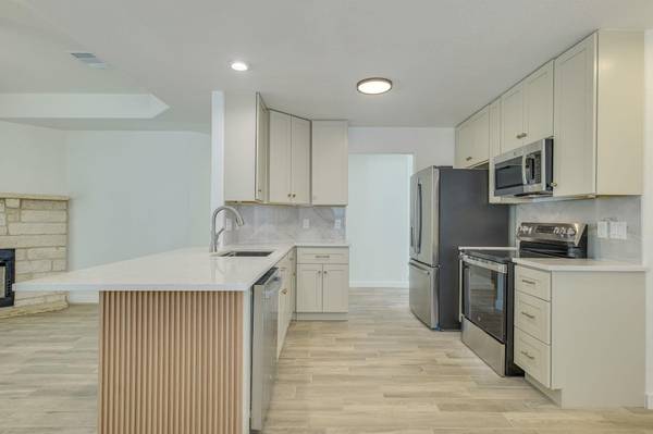18631 Champions CIR, Lago Vista, TX 78645