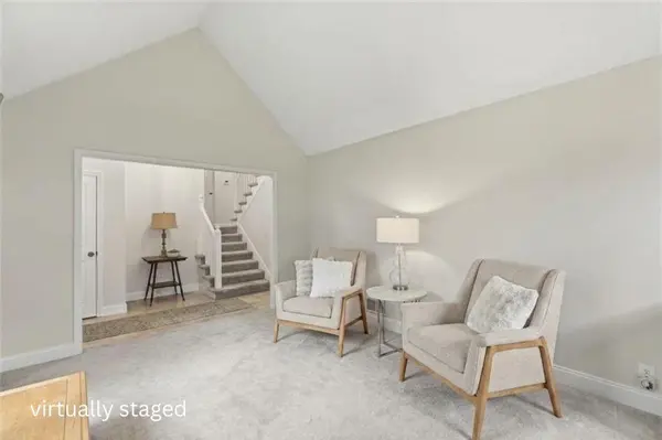 12903 W 77th TER, Lenexa, KS 66216