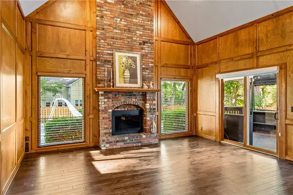 11004 W 120th TER, Overland Park, KS 66213