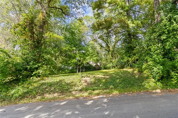 2912 NE 37th ST, Kansas City, MO 64117