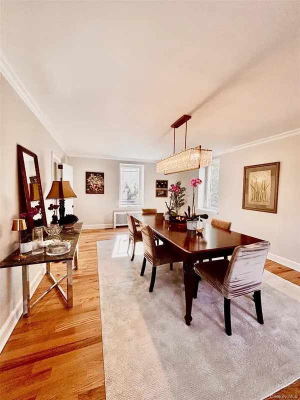 50 Forest CIR, New Rochelle, NY 10804