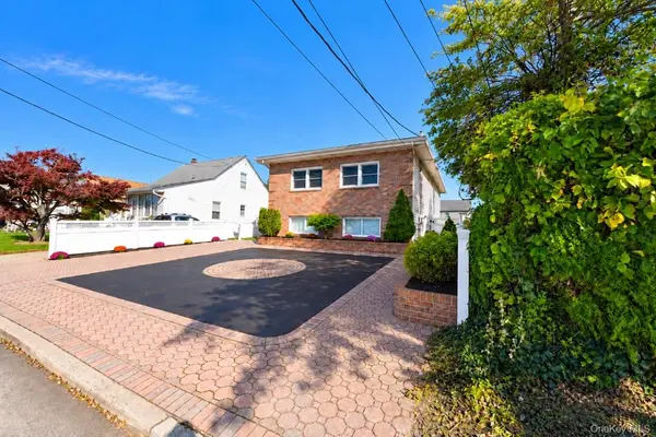367 West DR, Copiague, NY 11726