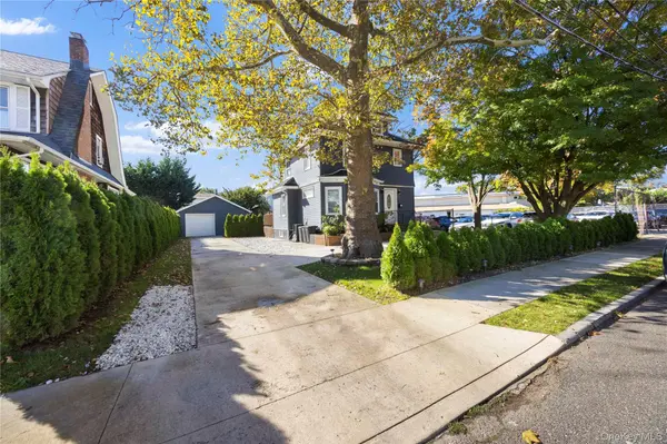 61 1st ST, East Rockaway, NY 11518