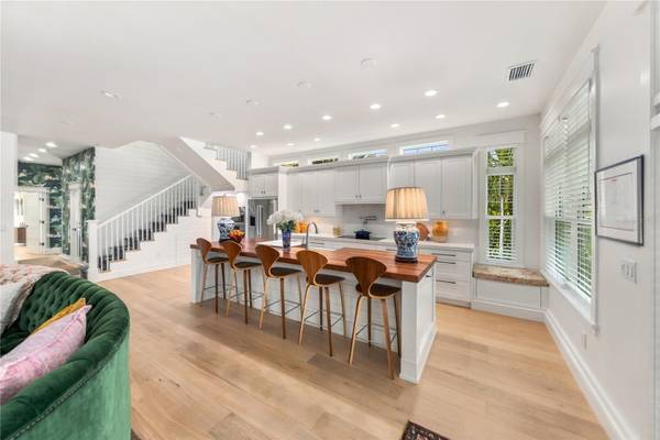 2258 HILLVIEW ST, Sarasota, FL 34239