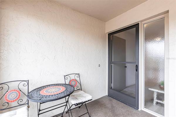 7151 WOOD CREEK DR #205, Sarasota, FL 34231
