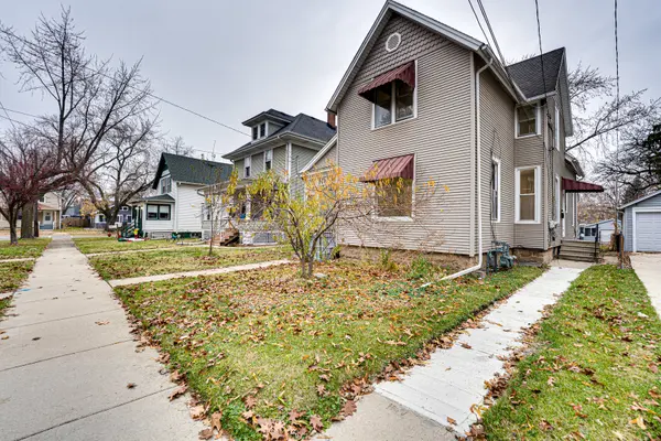 735 Sexton ST #1, Aurora, IL 60505