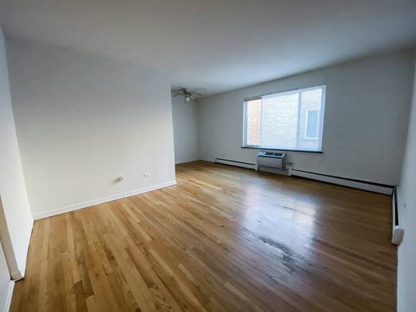 516 W Melrose ST #303, Chicago, IL 60657