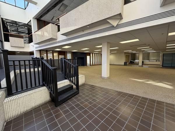 501 15TH ST #Mezz, Moline, IL 61265