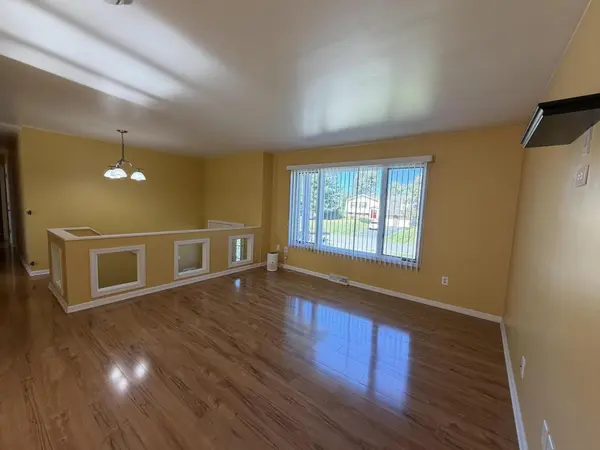 1215 Sunnyslope DR, Crown Point, IN 46307