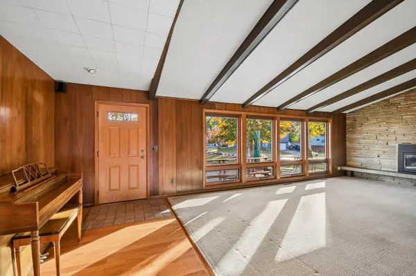 9272 Rosewood LN N, Maple Grove, MN 55369