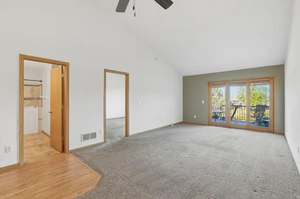 5514 Nathan LN N #4, Plymouth, MN 55442