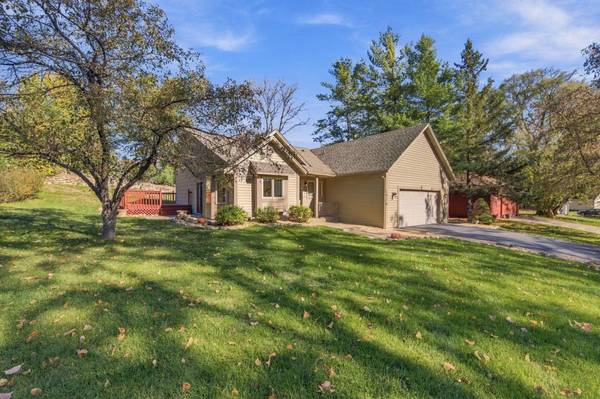 1716 Slater LN, Burnsville, MN 55337