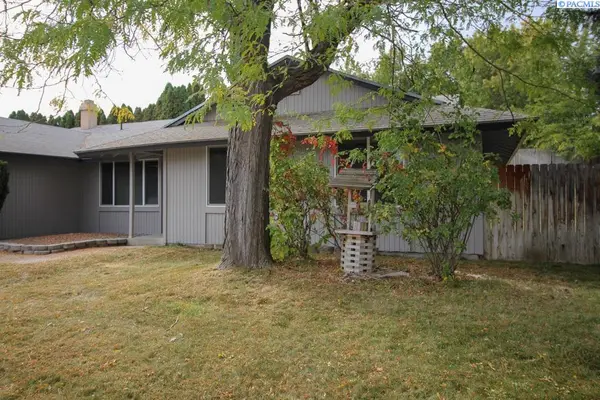 1013 W 14th Avenue, Kennewick, WA 99337-4069