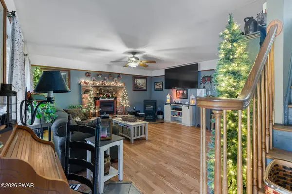 110 Winding Brook DR, Shohola, PA 18458
