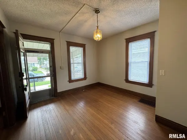 2027 S COLLEGE ST, Springfield, IL 62704