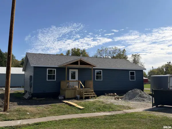 308 RAILROAD AVE, Mt Sterling, IL 62353