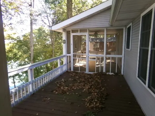 434 Hickman Shores Rd, Dover, TN 37058