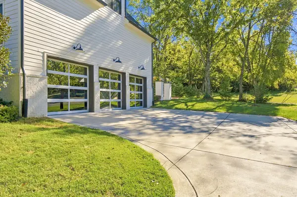 6611 Fleetwood Dr, Nashville, TN 37209