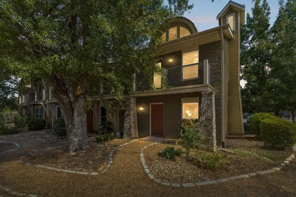 1101 Grove BLVD #106, Austin, TX 78741