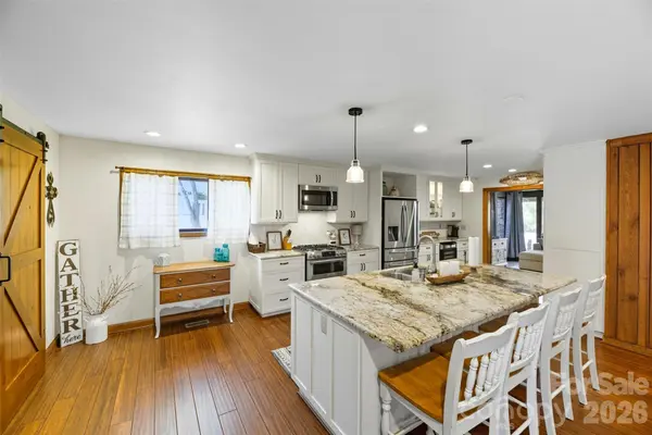 1515 Heatherloch DR, Gastonia, NC 28054