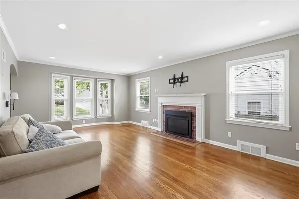 1203 Romany RD, Kansas City, MO 64113
