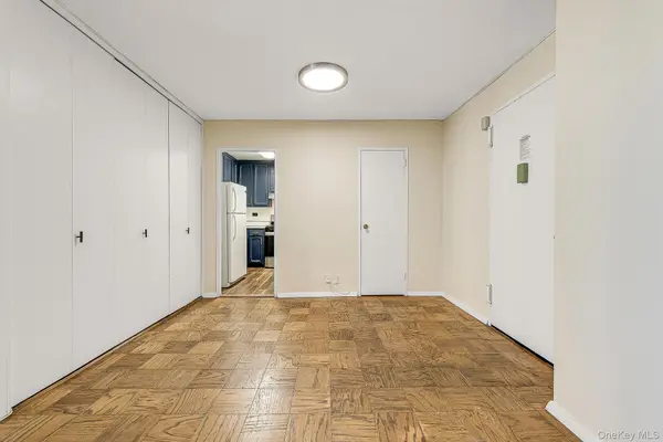 70-25 Yellowstone BLVD #6A, Forest Hills, NY 11375