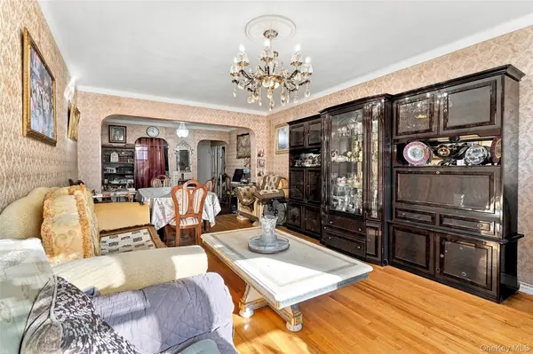 63-61 99 Streets #F2, Rego Park, NY 11374