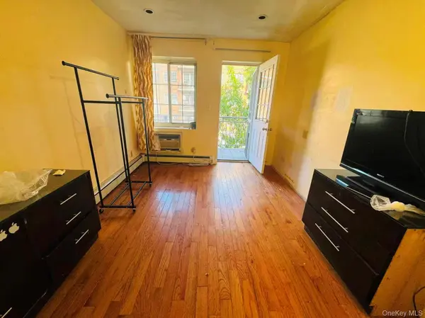 3506 Leavitt ST #4H, Flushing, NY 11354