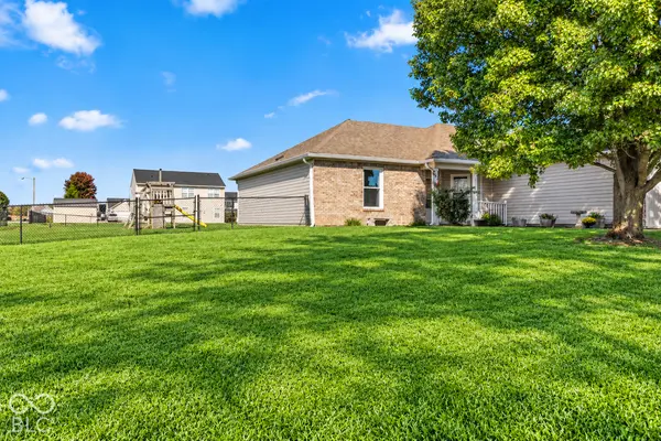 868 Quarterhorse RUN, Bargersville, IN 46106