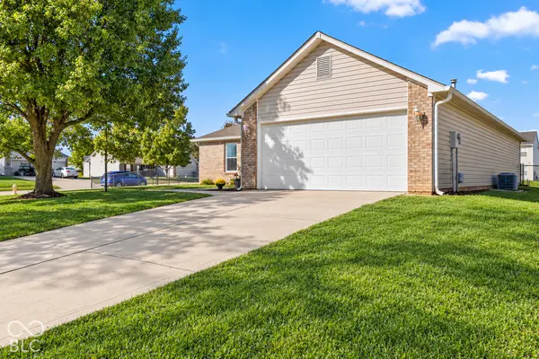868 Quarterhorse RUN, Bargersville, IN 46106