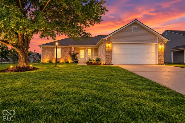 868 Quarterhorse RUN, Bargersville, IN 46106