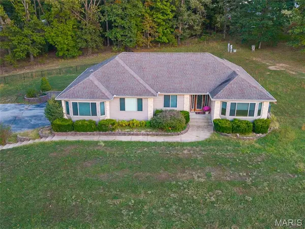 7584 Private Road 2453, West Plains, MO 65775