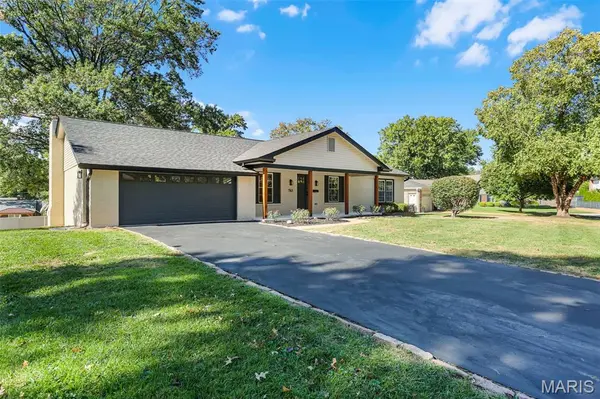 741 Dougherty PL, Kirkwood, MO 63122