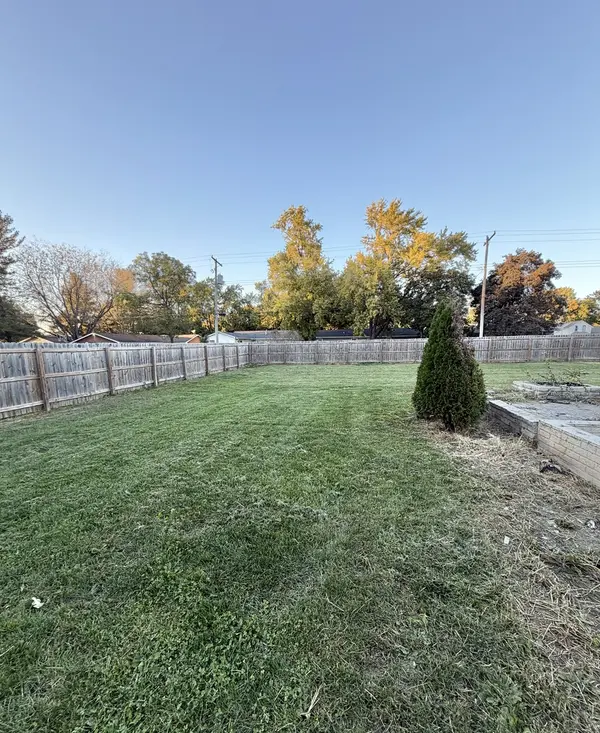 215 E James ST, Forrest, IL 61741