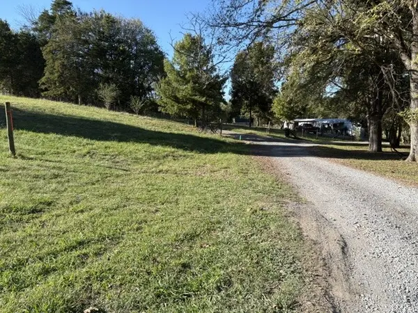 855 Ware Ln, Georgetown, TN 37336