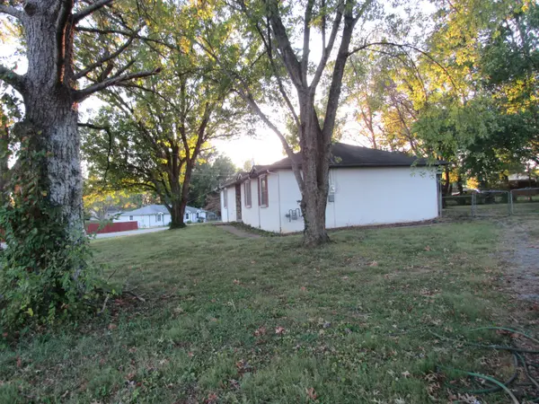 409 Pioneer Dr, Smyrna, TN 37167