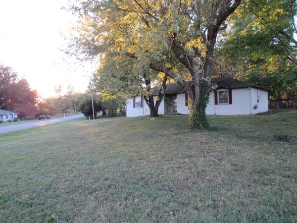 409 Pioneer Dr, Smyrna, TN 37167