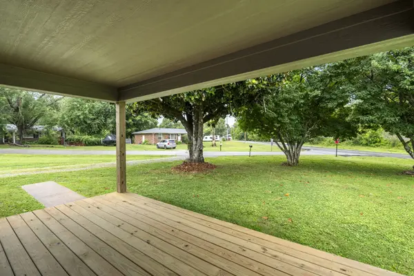 1156 Chestnut Dr, Burns, TN 37029