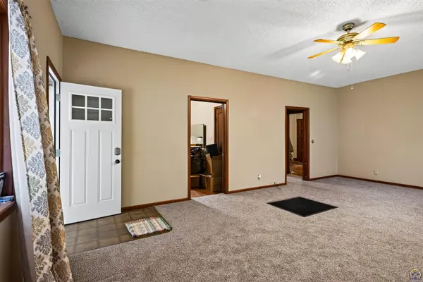 335 Topeka AVE, Holton, KS 66436