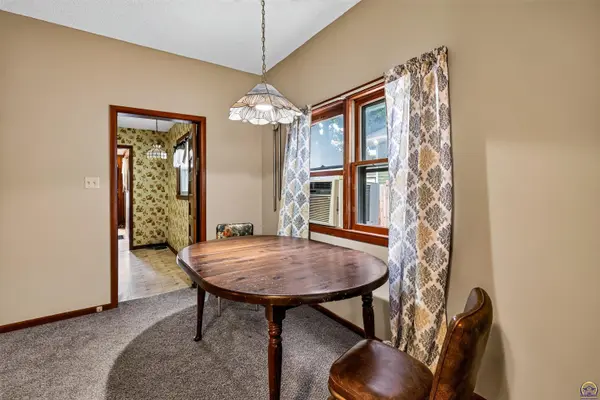 335 Topeka AVE, Holton, KS 66436