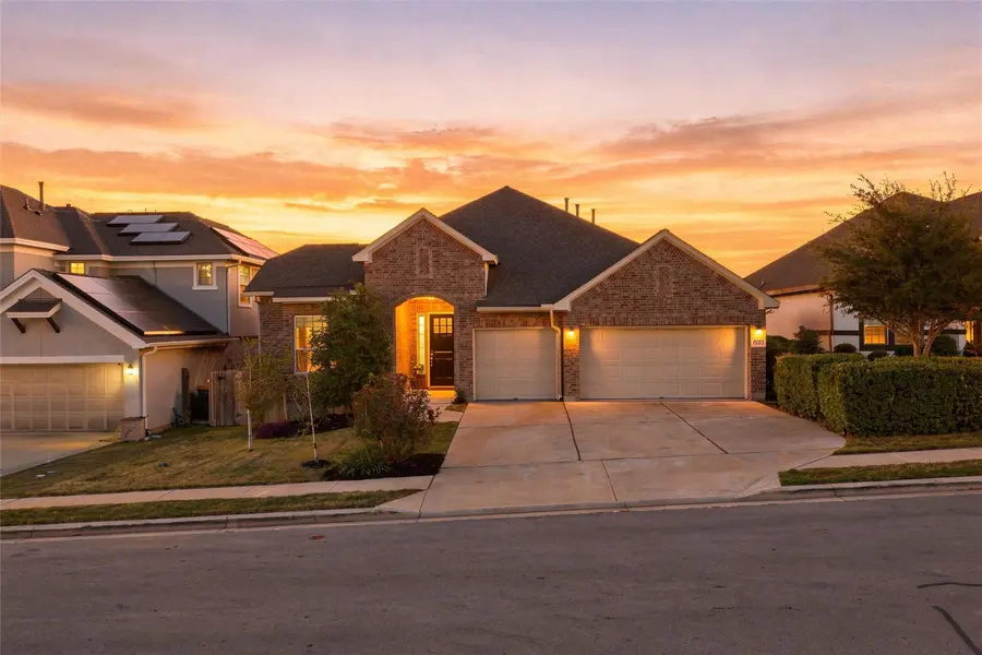 533 Founders RDG, Dripping Springs, TX 78620