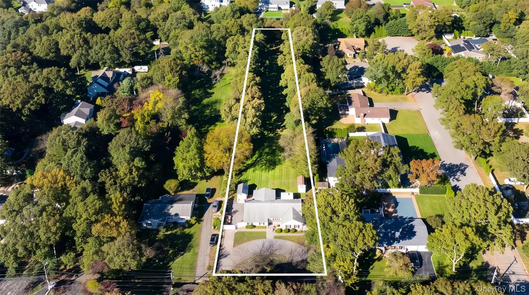85 Robinson AVE, Medford, NY 11763