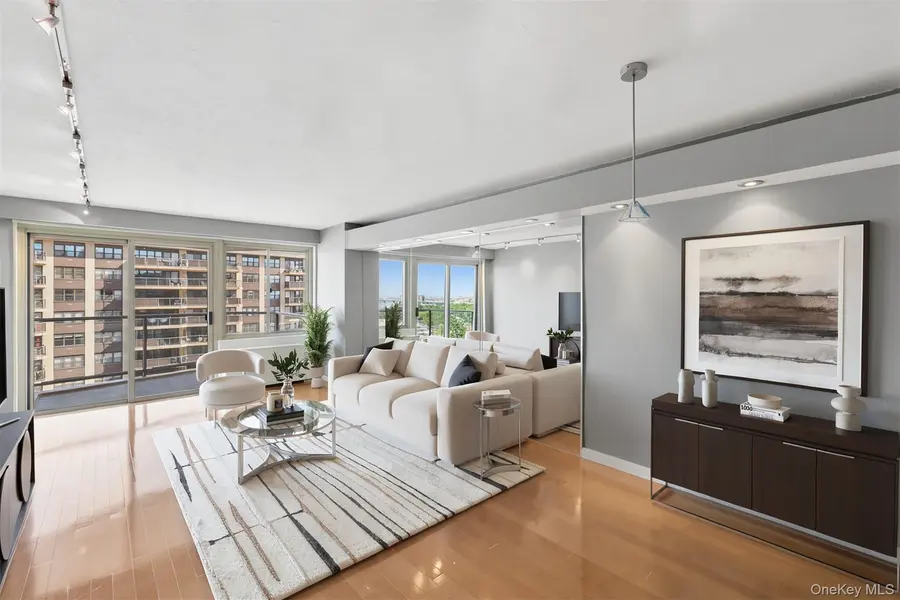 18-15 215th ST #15L, Bayside, NY 11360