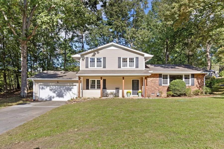 205 Inverness Drive, Signal Mountain, TN 37377