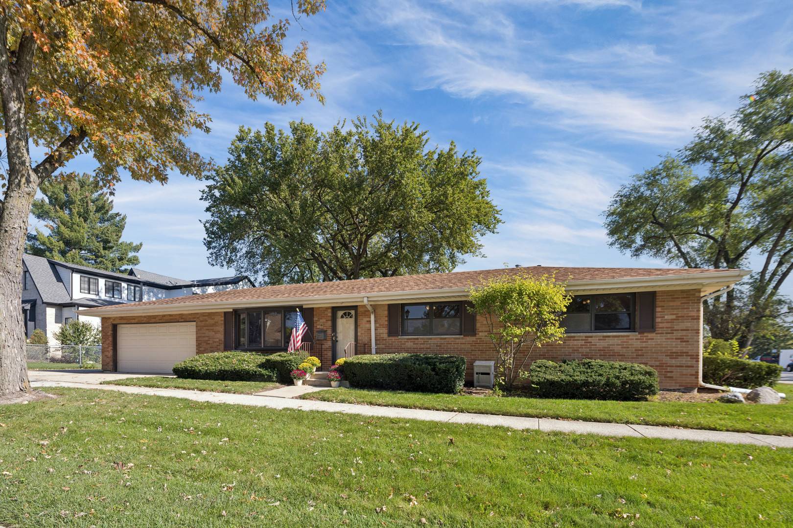303 E Butterfield RD, Elmhurst, IL 60126