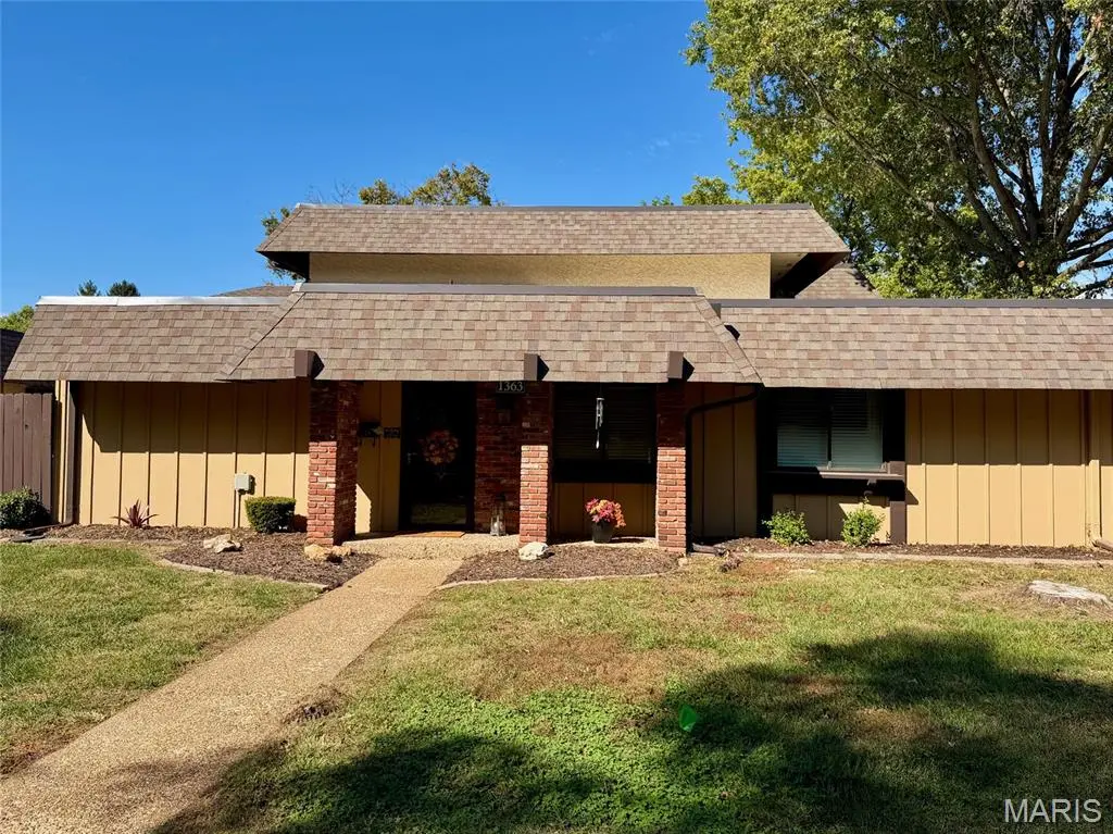 1363 Heritage LNDG #A, St Charles, MO 63303